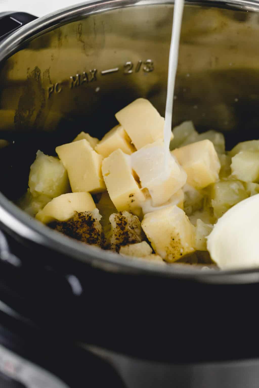 Instant Pot Garlic Mashed Potatoes (No Drain!) Urban Farmie