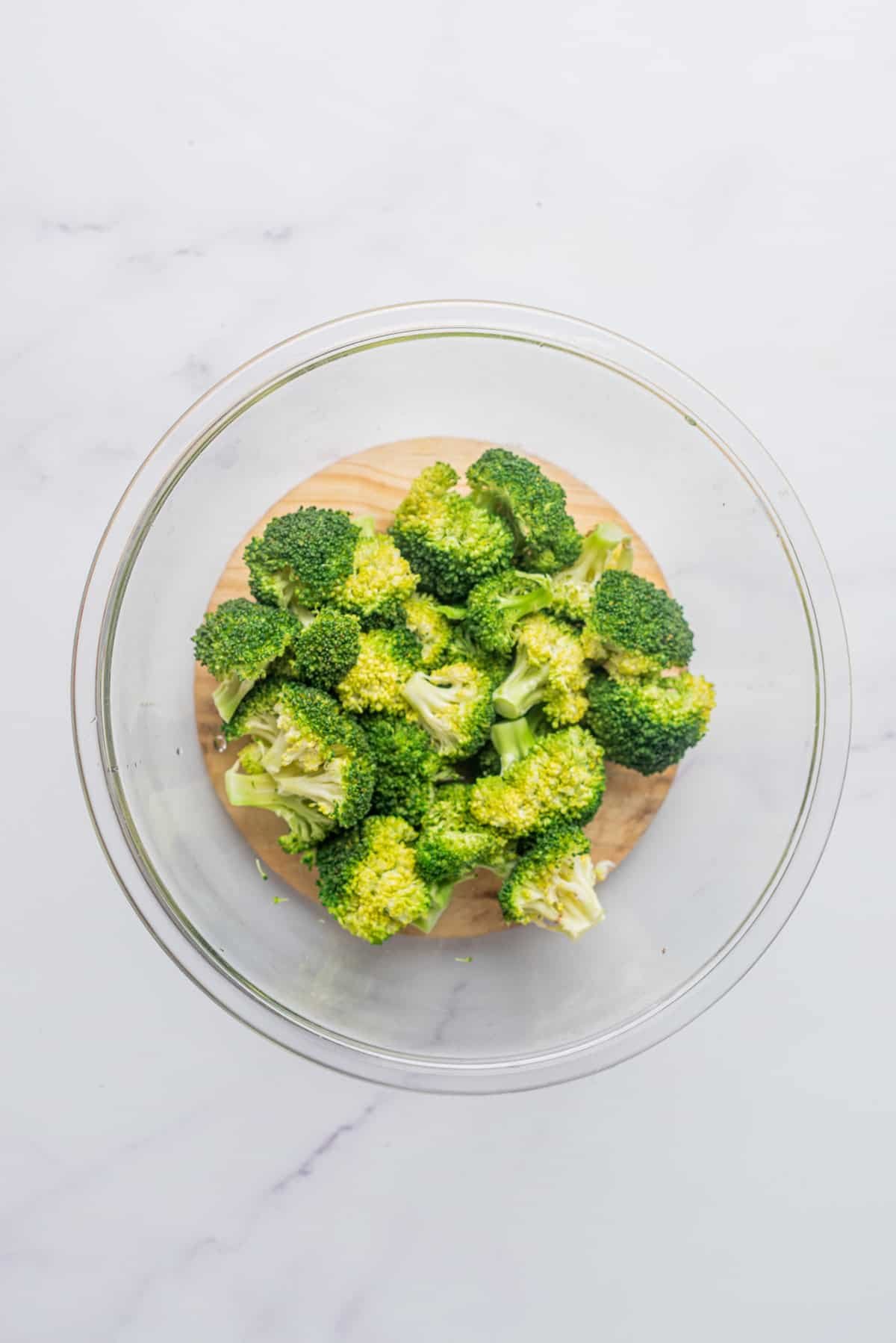an image of microwave broccoli on a bowl
