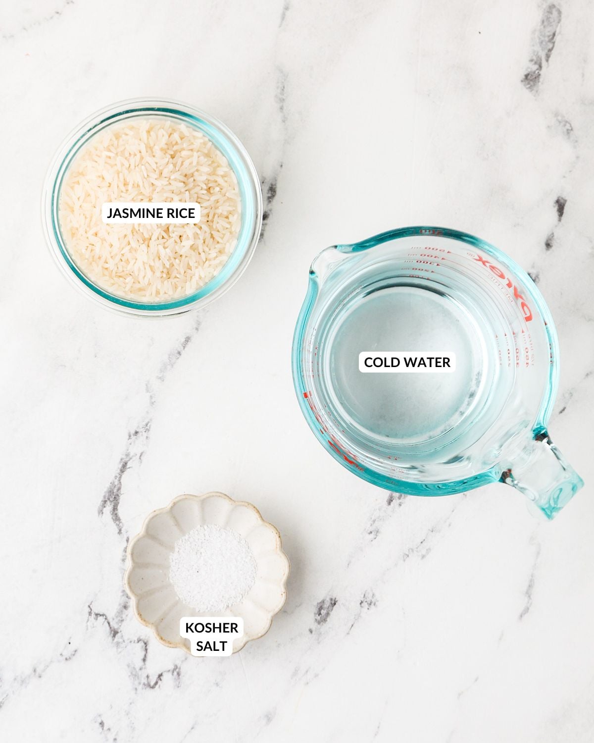 An overhead image of the ingredients of jasmine rice.