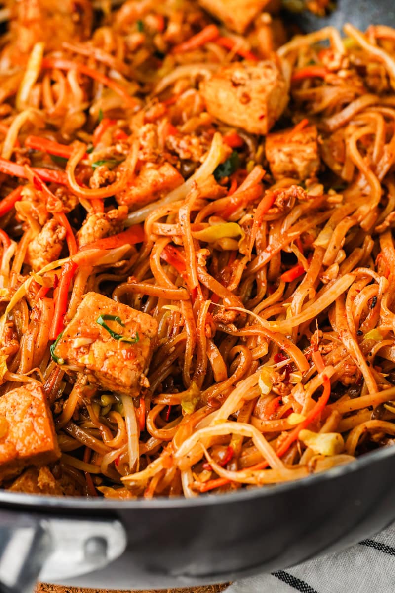 Close up of tofu pad thai in the skillet