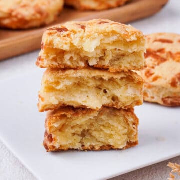 Cheddar Biscuits - Vertical Featured Image (5)