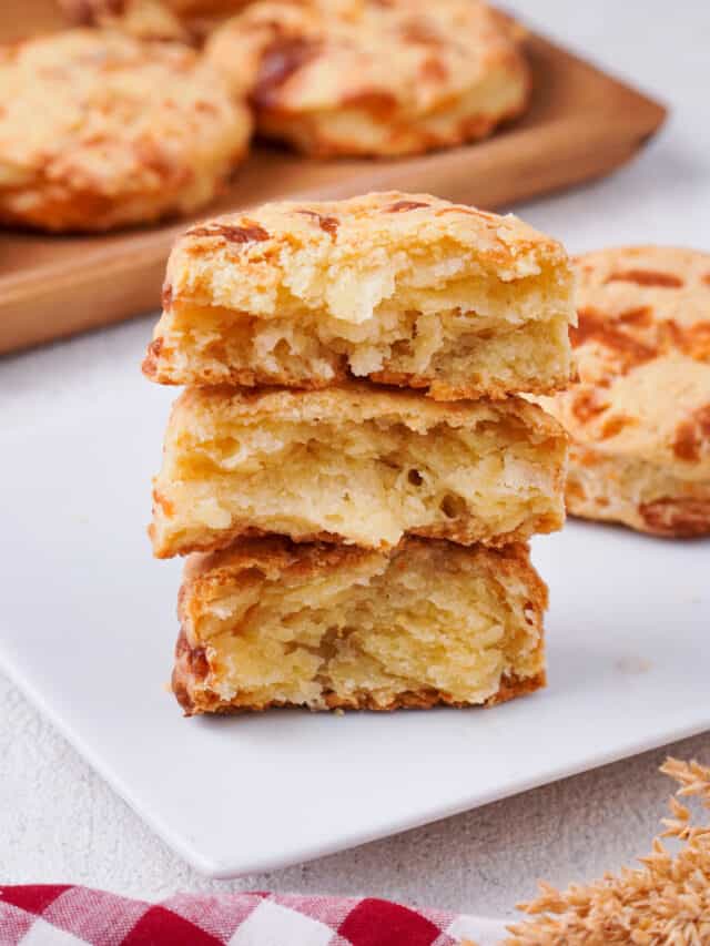 The Best Homemade Buttermilk Biscuits!