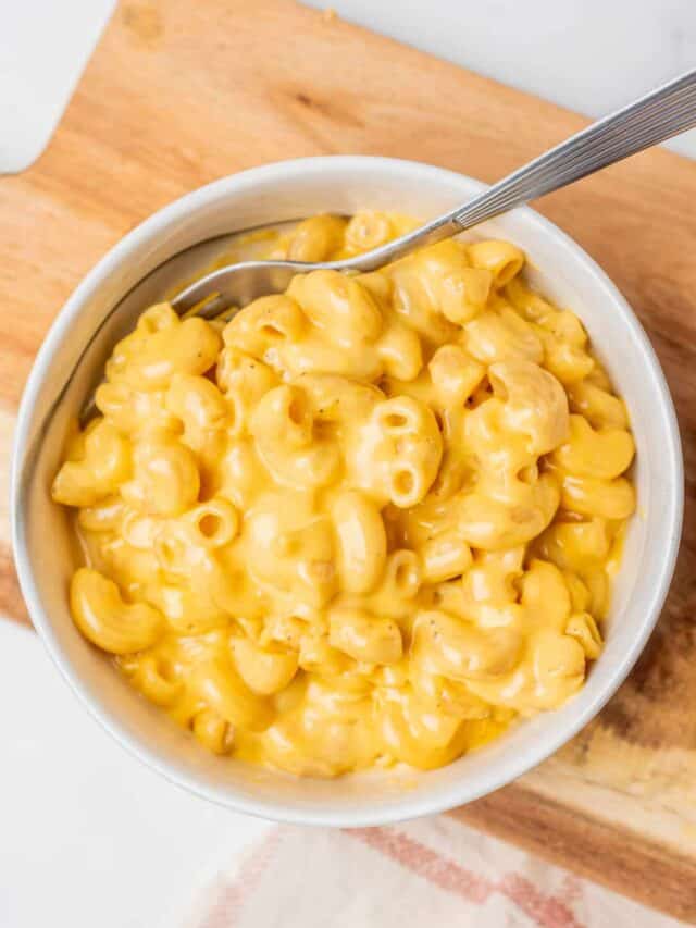 Easy Creamy Microwave Mac & Cheese in 15 Mins!